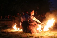 Wieczór pełen atrakcji. Na dachu miasta czekały ogniska, muzyka i wyjątkowy spektakl ZDJĘCIA