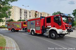 Akcja służb obok Ratusza. Kobieta spadła do koryta rzeki, z obrażeniami trafiła do szpitala - foto