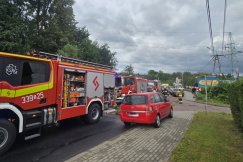 Zjechał na przeciwległy pas i doprowadził do czołówki. 40-latek przewieziony do szpitala - foto