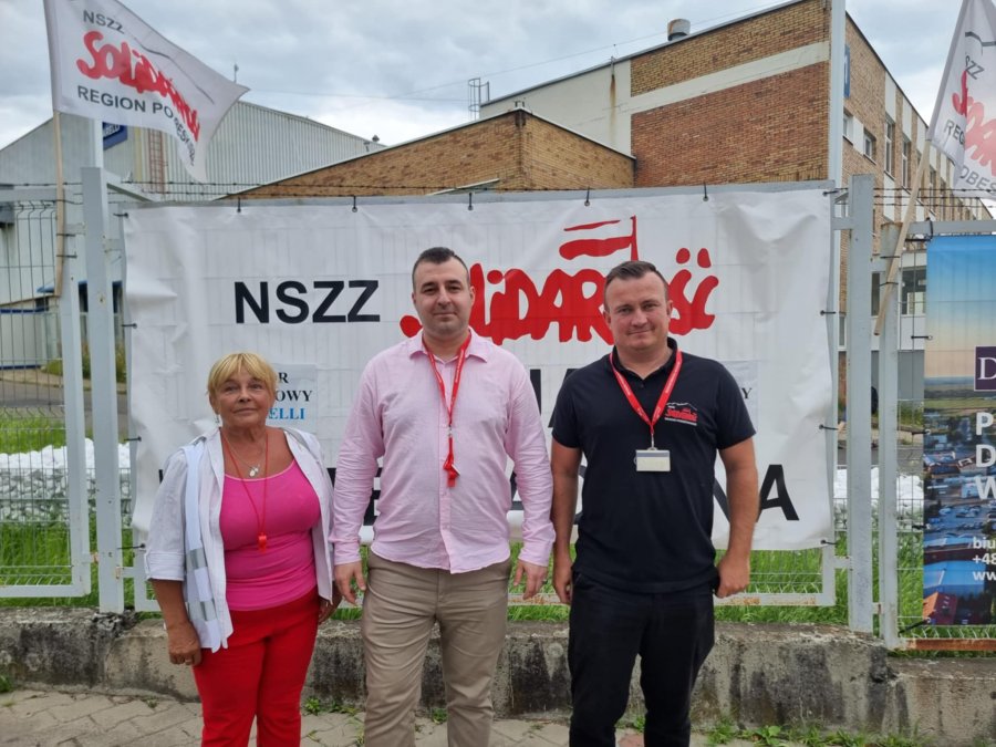 Strajk ostrzegawczy w bielskiej fabryce. Obniżyli żądania, ale porozumienia brak - foto