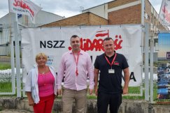 Strajk ostrzegawczy w bielskiej fabryce. Obniżyli żądania, ale porozumienia brak - foto