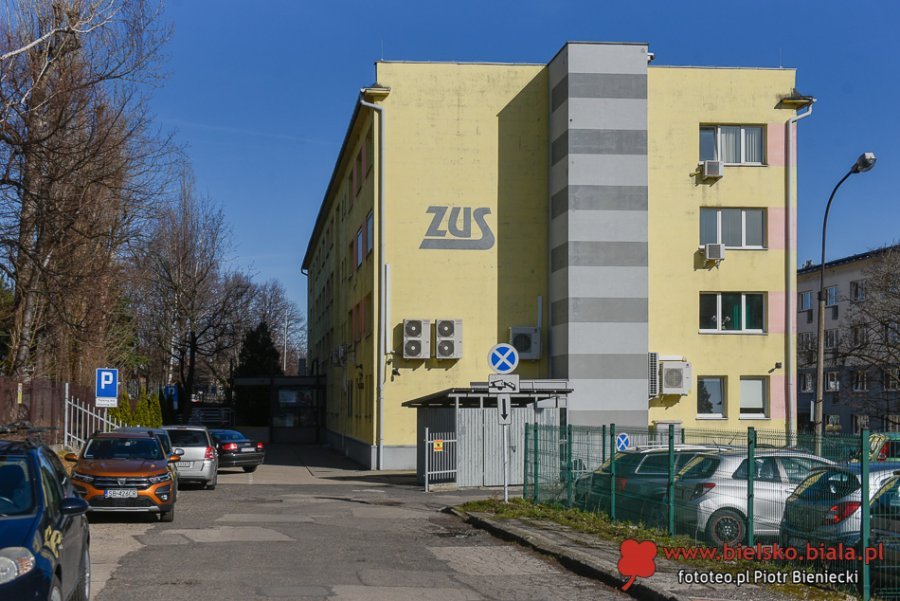 ZUS remontuje budynek i zamyka parking. Kilka tygodni utrudnień dla klientów - foto