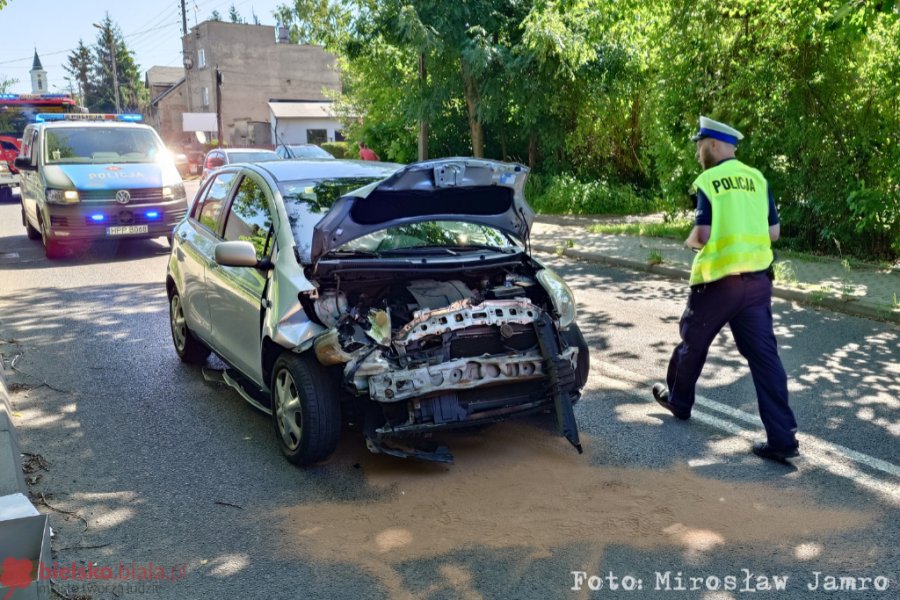 Zderzenie aut, sprawczyni wydmuchała blisko trzy promile! Jechała z dzieckiem! - foto