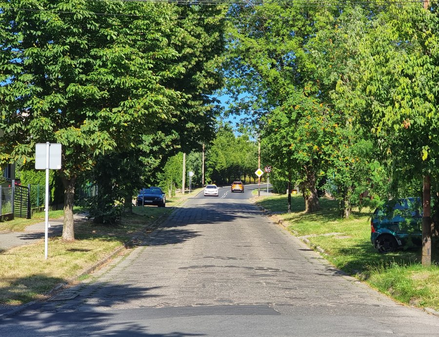 Zaskoczenie na osiedlu. Miasto specustawą wywłaszcza działki pod kolejny etap rozbudowy ulicy