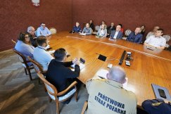 Zebrały się sztaby kryzysowe. „Sytuacja jest poważna, nadal działamy prewencyjnie” - foto