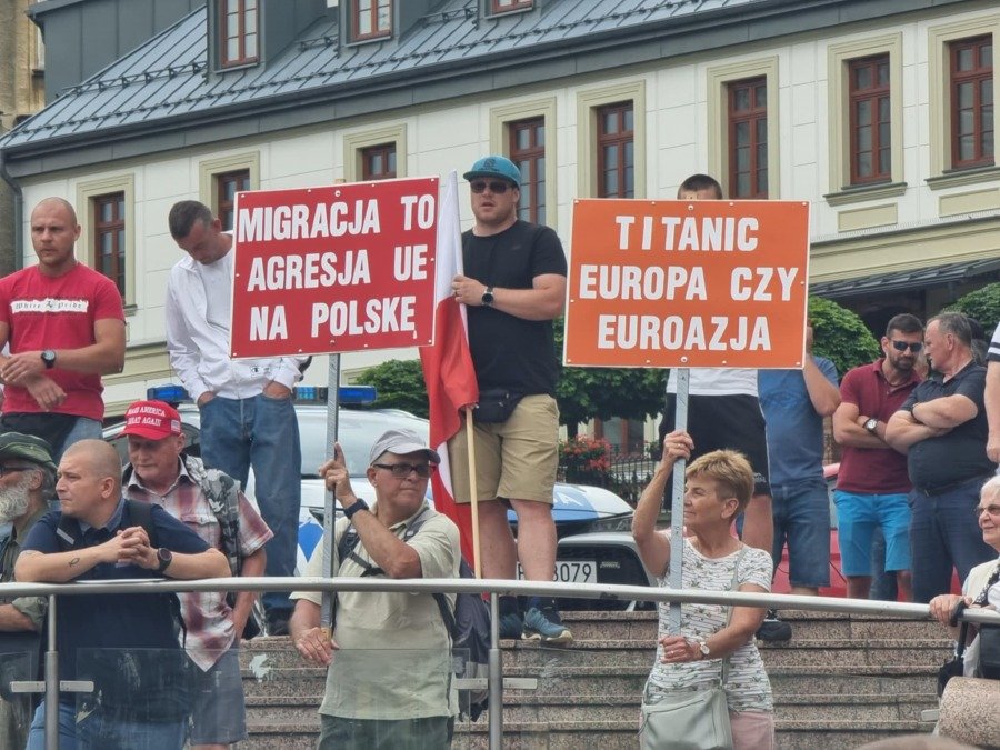 Kolejna pikieta antyimigracyjna. Zgromadzenie organizują bielskie struktury Konfederacji