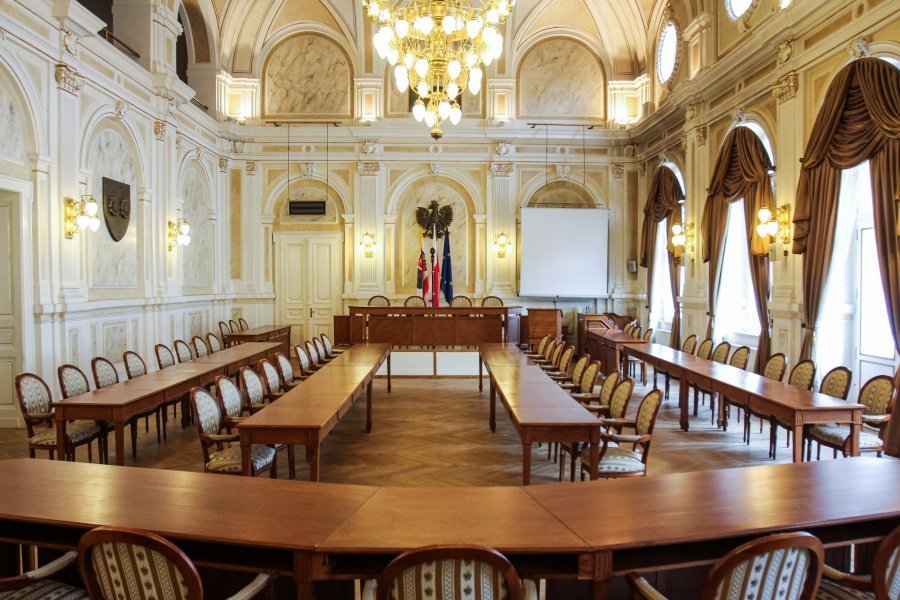 W dyskrecji pomogli spłacić długi. Miliony z budżetu miasta na spłatę długów w miejskich jednostkach