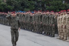 Symboliczne pożegnanie żołnierzy z bielskiego batalionu. Jadą na zagraniczną misję - foto