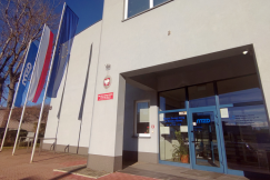 Miejska jednostka kupuje samochody. Muszą to być SUV-y i posiadać napęd 4x4