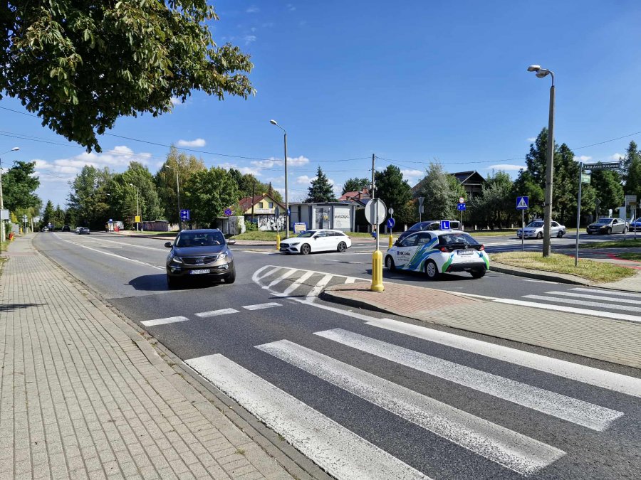Uciążliwe skrzyżowanie przy szpitalu. Radny chciał sygnalizacji, miasto proponuje rondo - foto