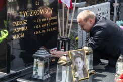Oddali hołd w rocznicę powstania. Pamięć o przodkach buduje naszą tożsamość - foto