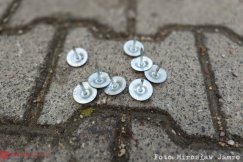 Akty wandalizmu na dwóch osiedlach. Uszkodzono ponad 20 samochodów - foto
