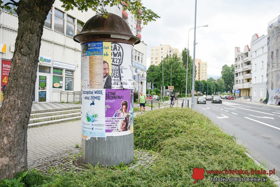 Miasto szuka chętnych na słupy. Stoją w ponad 30 lokalizacjach na terenie miasta - foto