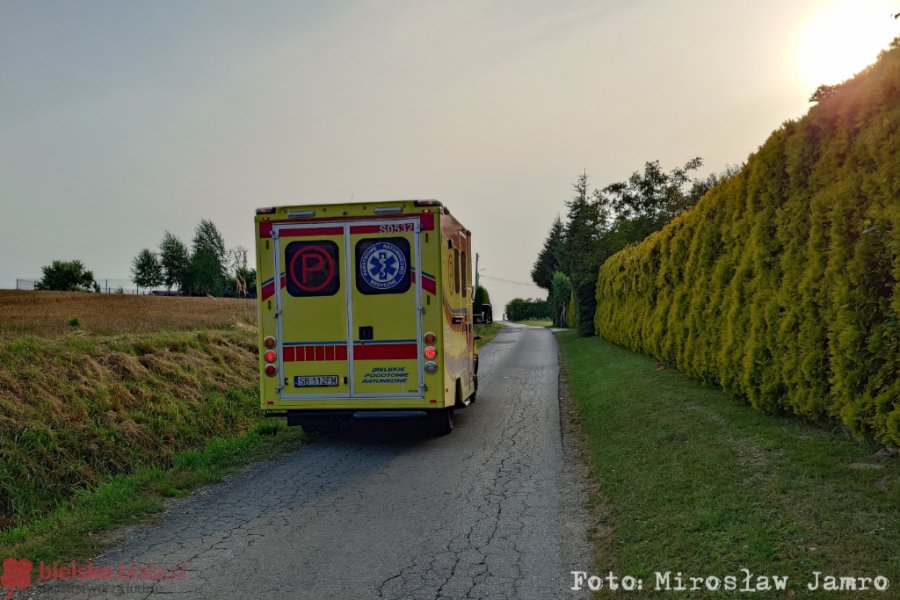 Wypadek na rowerze. Kobieta była nieprzytomna, z urazem głowy trafiła do szpitala - foto