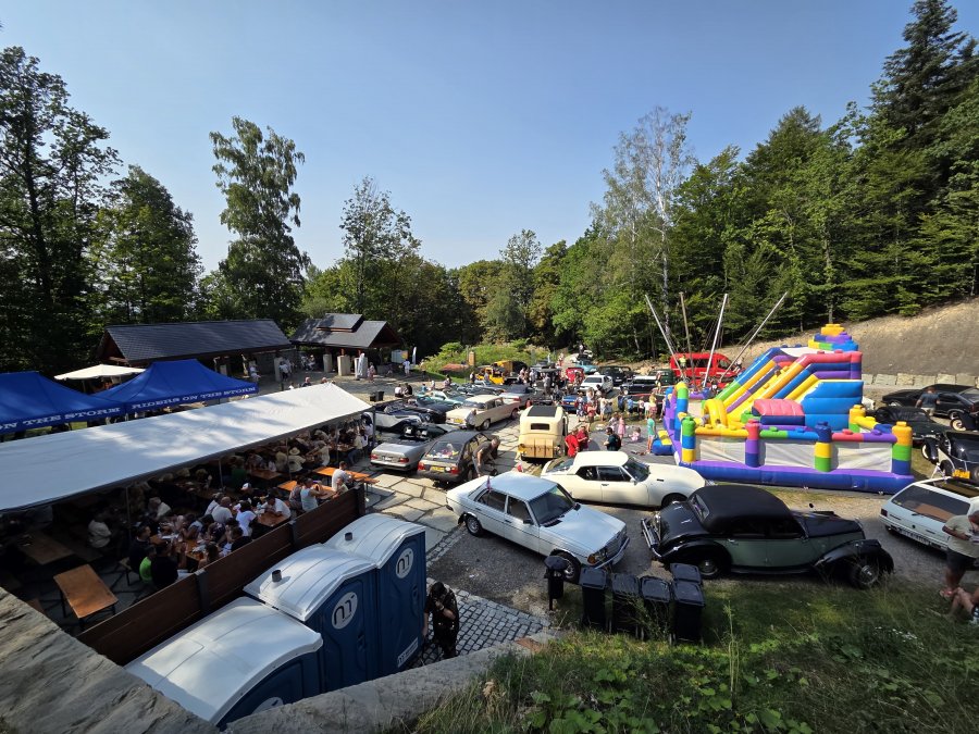 Dzielnicowy piknik przyciągnął rzesze mieszkańców. Amfiteatr znów tętnił życiem - foto