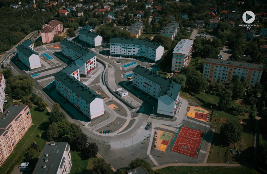 Nowe osiedle komunalne prawie gotowe. Jesienią wprowadzą się pierwsi lokatorzy WIDEO