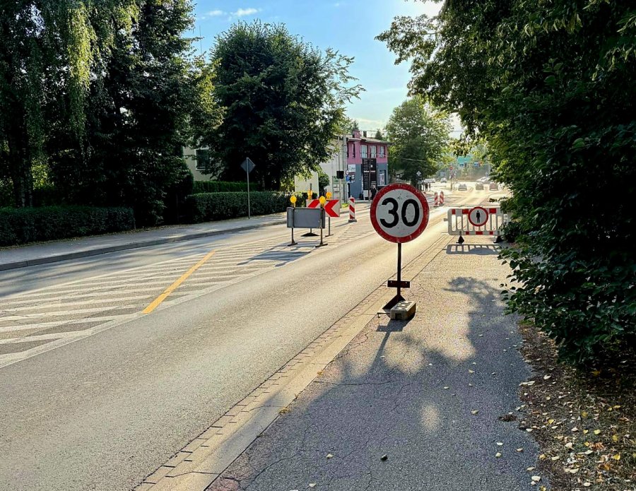 Jeden pas i ręczne sterowanie ruchem. Miesiąc utrudnień na Złotych Łanach - foto