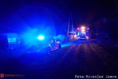 Rzucił niedopałek, a obok stał kanister z benzyną. Niewiele brakło, by zapaliła się stodoła - foto