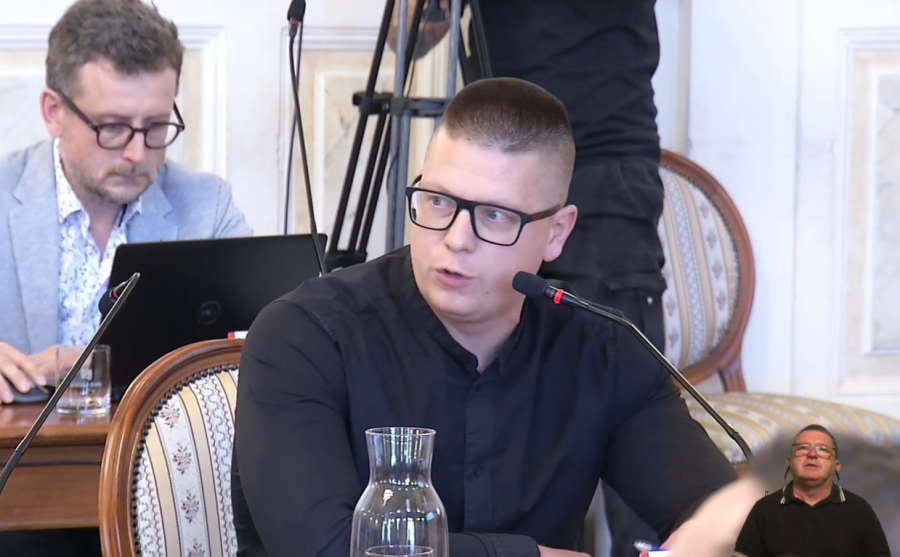 Zastraszony radny głosował pod naciskiem? „Jak ktoś jest słaby, to powinien podać się do dymisji”