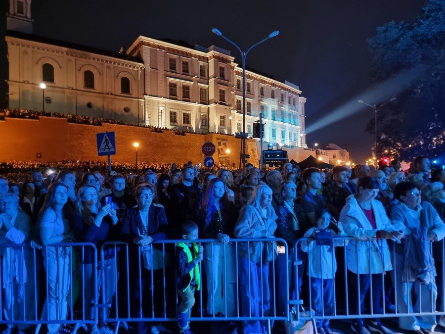 Koncert w oknie ponownie zachwycił publiczność. Wspaniały finał święta miasta ZDJĘCIA i FILM