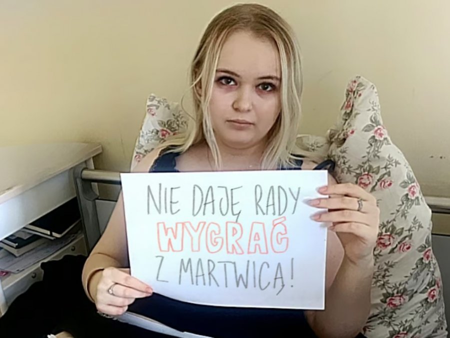 „Moje kolano gnije na moich oczach”. Od pięciu lat trwa dramat nastoletniej Agnieszki z Bielska-Białej