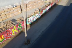 Tworzyło go wspólnie blisko 30 artystów. To najdłuższe graffiti w mieście ZDJĘCIA