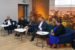 Politycy, aktorzy i samorządowcy. W Bielsku-Białej czytali poezję mistrza - foto