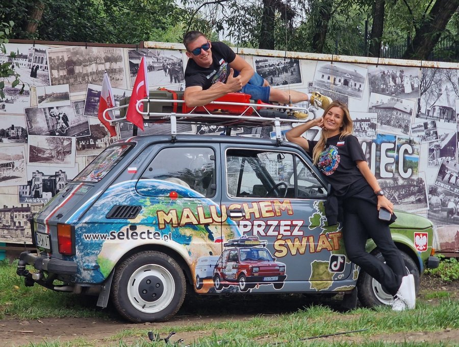 „Maluchem” pokonają 10 tys. km. Podróżnik do udziału w wyprawie zaprosił bielszczankę - foto