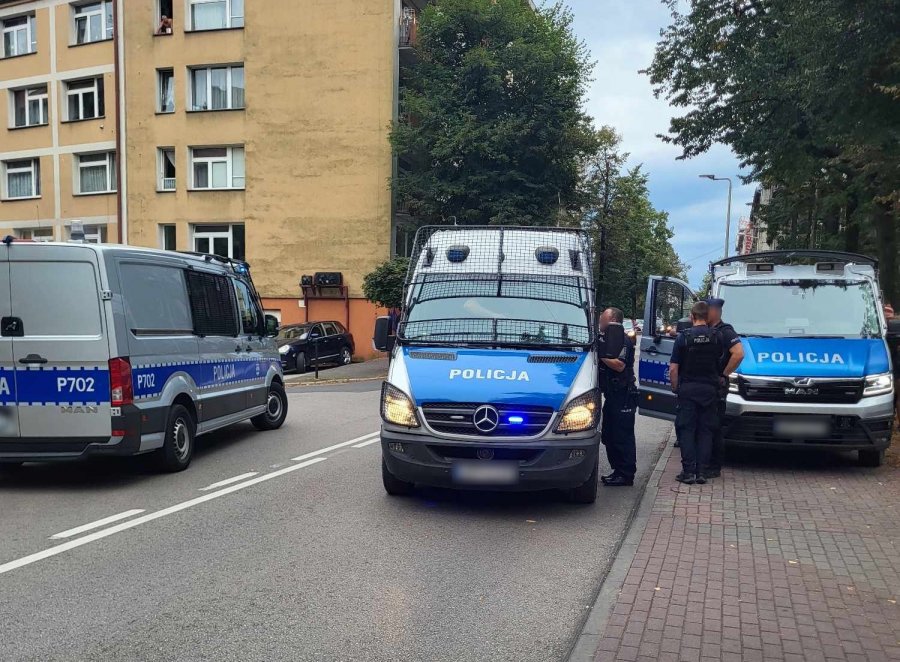 Bijatyka w Parku Słowackiego? Na miejscu interweniowały znaczne siły policji - foto