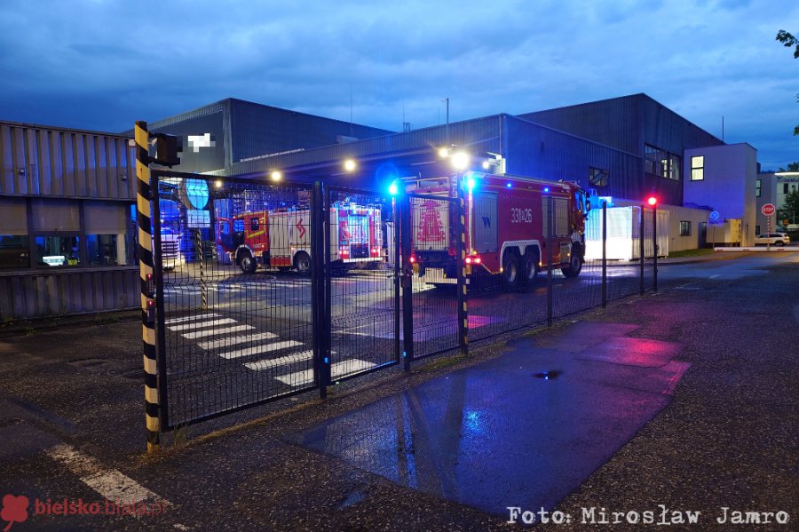 Wybuch w bielskim zakładzie produkcyjnym. Ewakuowało się kilkudziesięciu pracowników - foto