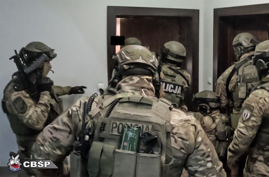 Gangster z Karpackiego wciąż na wolności. Za usiłowanie zabójstwa ściga go wojskowa prokuratura