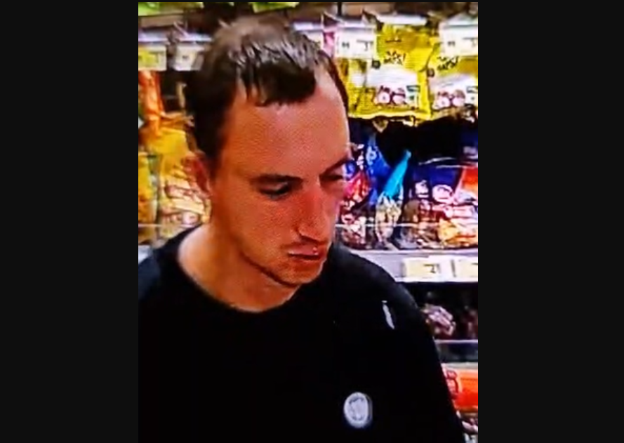 Na przystanku kierował groźby pozbawienia życia. Policja szuka tego mężczyzny - foto