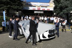 Szkoła w Bielsku-Białej otrzymała nowe BMW. Jest jedną z nielicznych takich szkół w kraju - foto