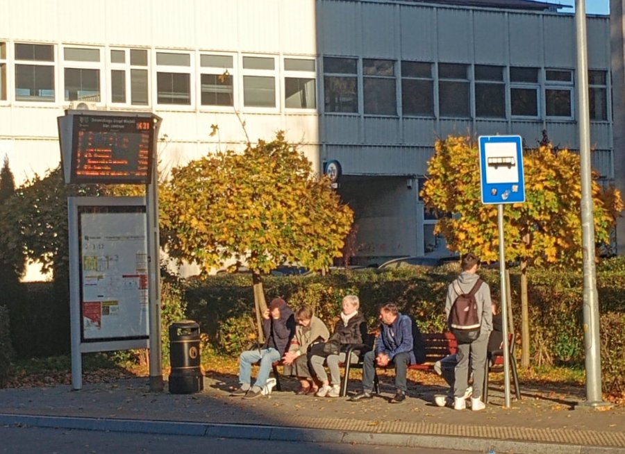 Zdemontowali wiatę przystankową w centrum miasta. Nowa ma pojawić się do końca roku - foto