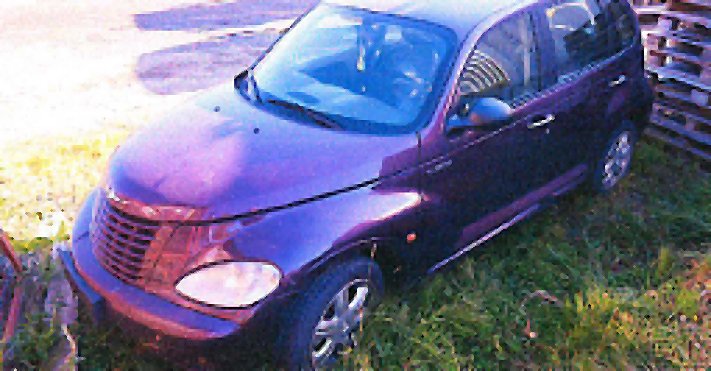 Miasto sprzedaje Chryslera bez kluczyków i dowodu. Właściciel nie zgłosił się po auto - foto