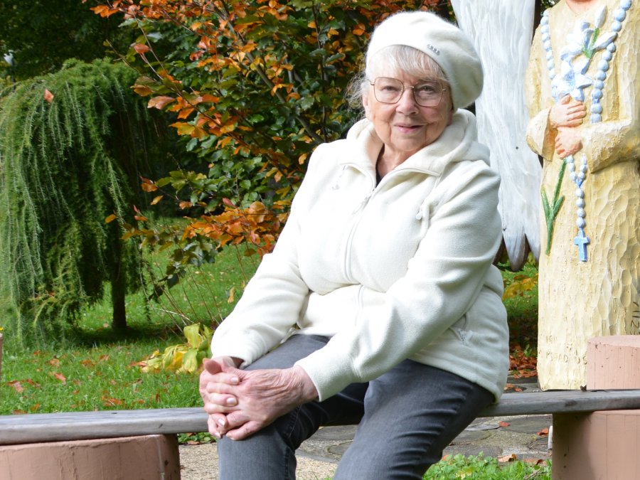 Dwie przecznice od Kiepury. Niezwykłe losy skromnej seniorki, która wciąż ma siłę by nieść dobro