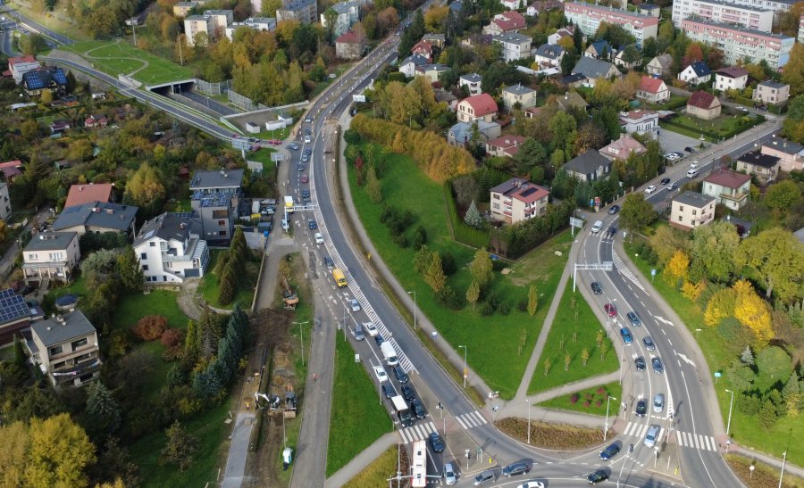 Zamkną łącznik prowadzący na rondo Hulanka. Utrudnienia potrwają do stycznia - foto