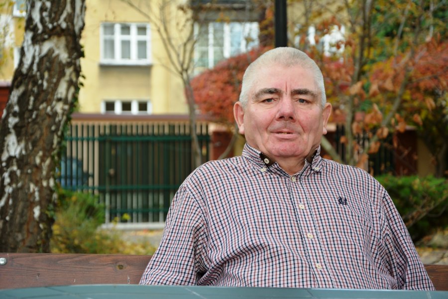 Świat widziany przez sito. Poruszająca historia człowieka, który nie dał się złamać chorobie