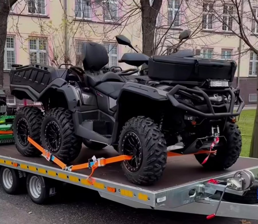 Pogranicznicy z nowymi pojazdami. Gąsienice i napęd 6x6 pozwoli zimą patrolować granicę - foto