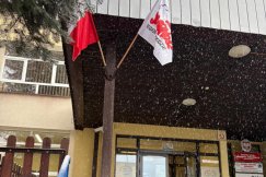 Chcą wstrzymania „chaotycznych reform”. Placówki oflagowane, w środę pikieta - foto