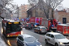 Katastrofa budowlana w centrum Bielska-Białej. Runęła kamienica, przeszukują gruzowisko ZDJĘCIA