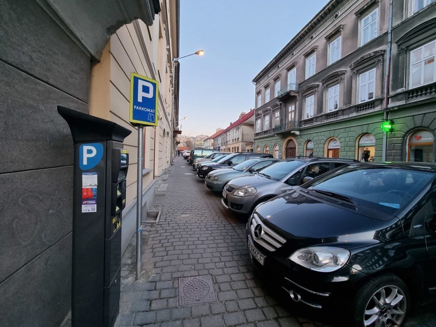 Zmiana w strefie płatnego parkowania. Koniec współpracy z jednym z dostawców płatności mobilnych