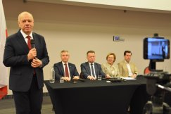 Czołowi politycy PiS przyjechali do Bielska-Białej. Ostro krytykowali rząd Tuska i Unię Europejską