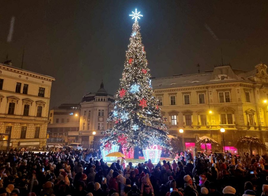 Świąteczna choinka rozbłyśnie w sobotę. Będą nowości w świątecznych iluminacjach miasta
