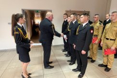 Nowi strażacy złożyli przysięgę. W trakcie uroczystości wręczono także awanse i nagrody - foto
