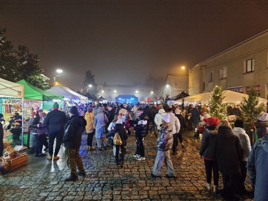 Świąteczne jarmarki w najbliższy weekend. Na bielskich osiedlach czeka moc atrakcji SZCZEGÓŁY