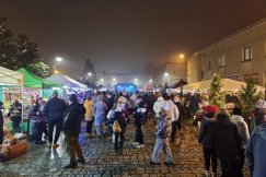 Świąteczne jarmarki w najbliższy weekend. Na bielskich osiedlach czeka moc atrakcji SZCZEGÓŁY