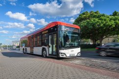 Na bielskie ulice wyjedzie „tramwaj na kołach”. Pojazd ma 15 m długości i trzy osie - foto