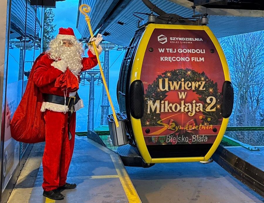Nietypowa gondola czeka na turystów. W sobotę skorzystał z niej Święty Mikołaj - foto