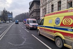 Interwencja służb zapobiegła tragedii. Z kamienicy w centrum miasta ewakuowano osiem osób - foto